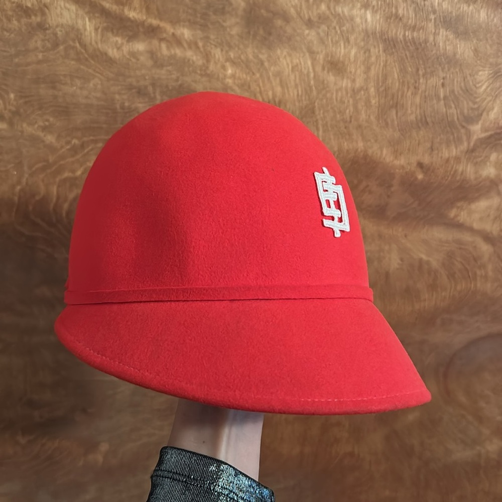 Red wool vintage Asian hat - Picture 2 of 5